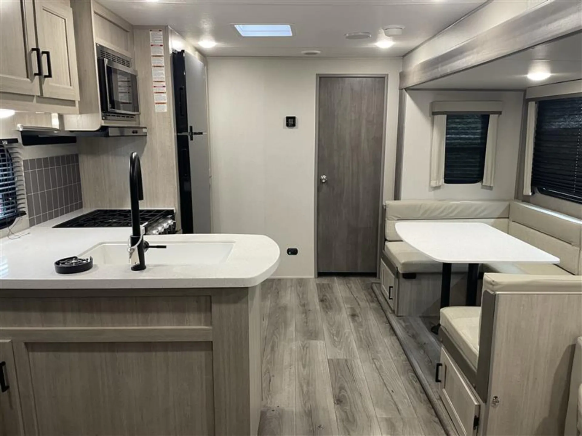 2026 Coachmen Catalina Legacy Edition 293TQBSCK - Photo 2