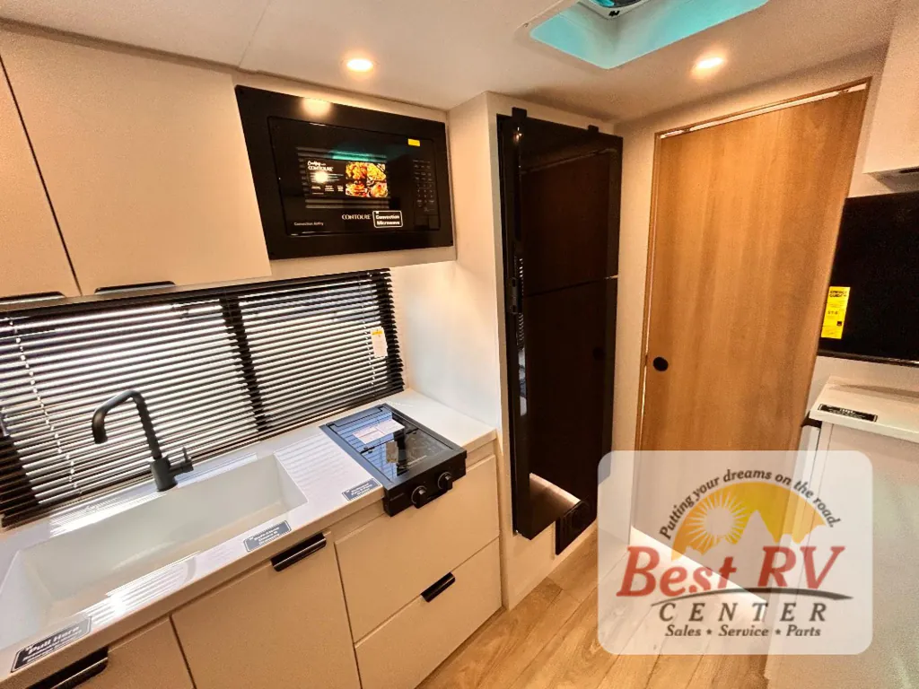2027 Winnebago Micro Minnie 2108DS, Photos photo 29