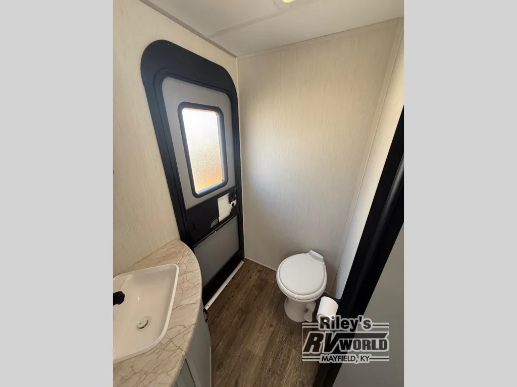 2022 Forest River Vibe 32BH, Photos photo 25