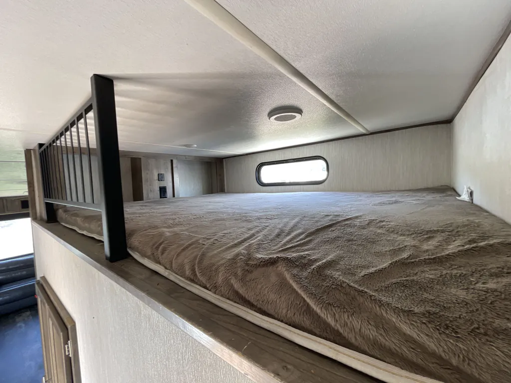 2019 Forest River Sabre 36BHQ, Photos photo 23