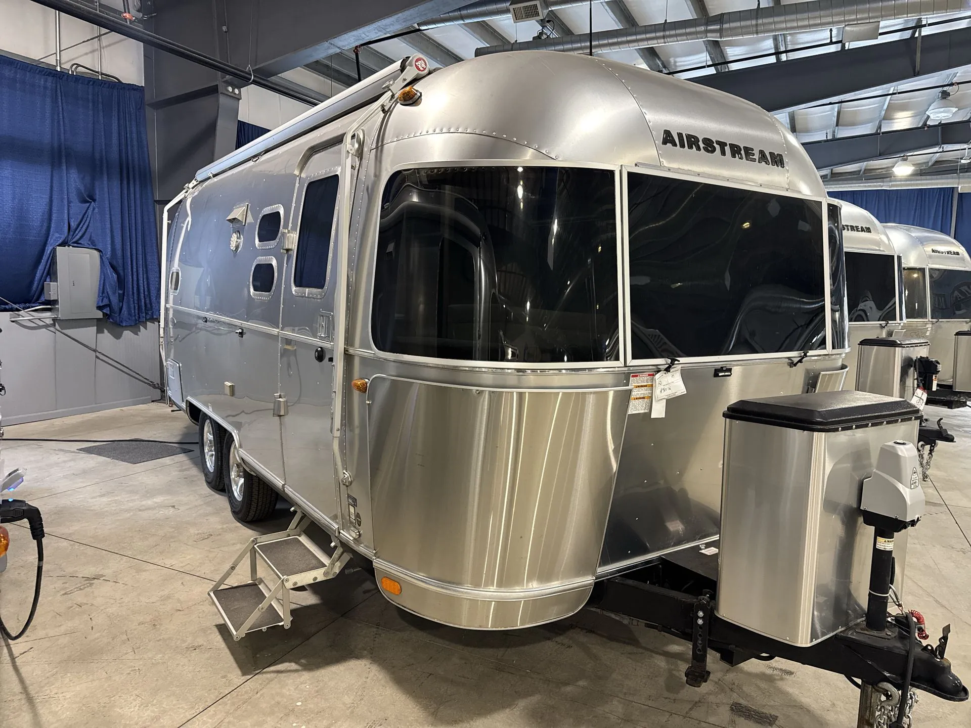 2017 Airstream Flying Cloud 23D - Photo 2