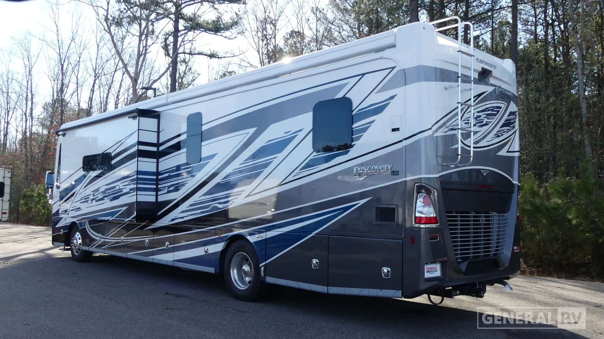 2026 Fleetwood Discovery LXE 40G - Photo 4