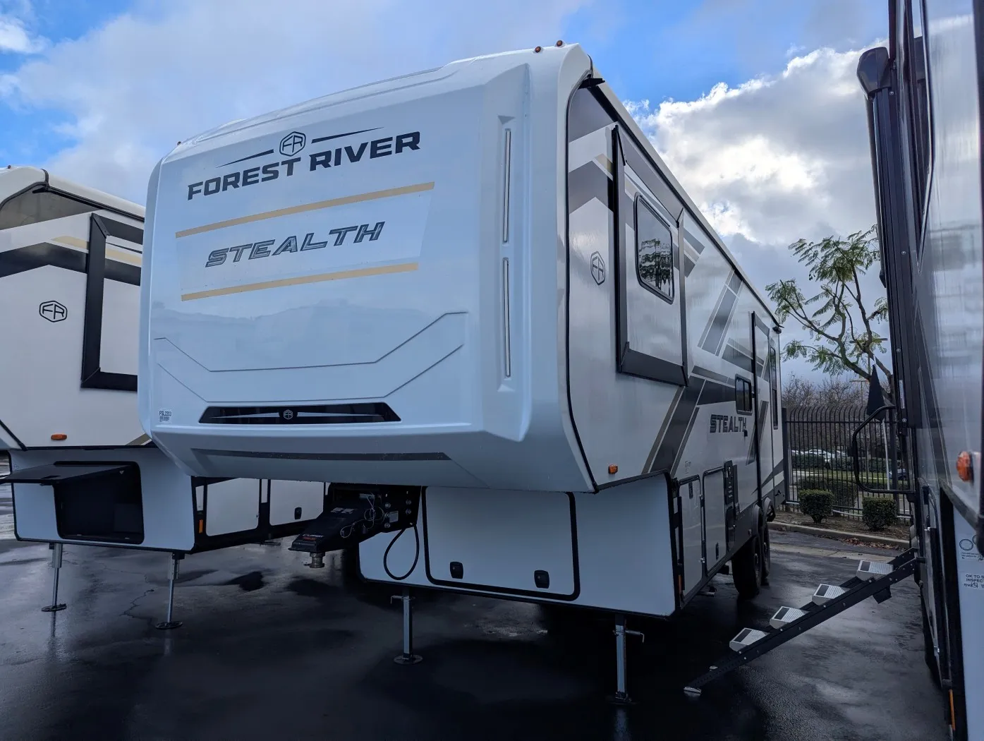 2026 Forest River Stealth 2800 - Photo 4