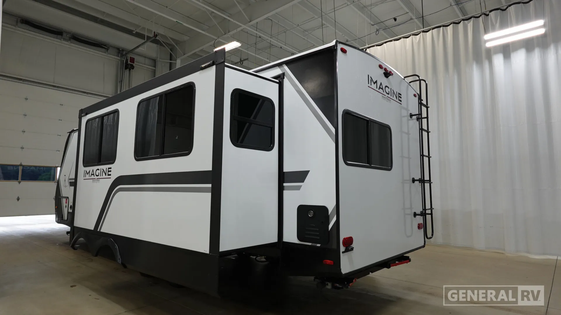 2027 Grand Design Imagine 2670MK - Photo 4