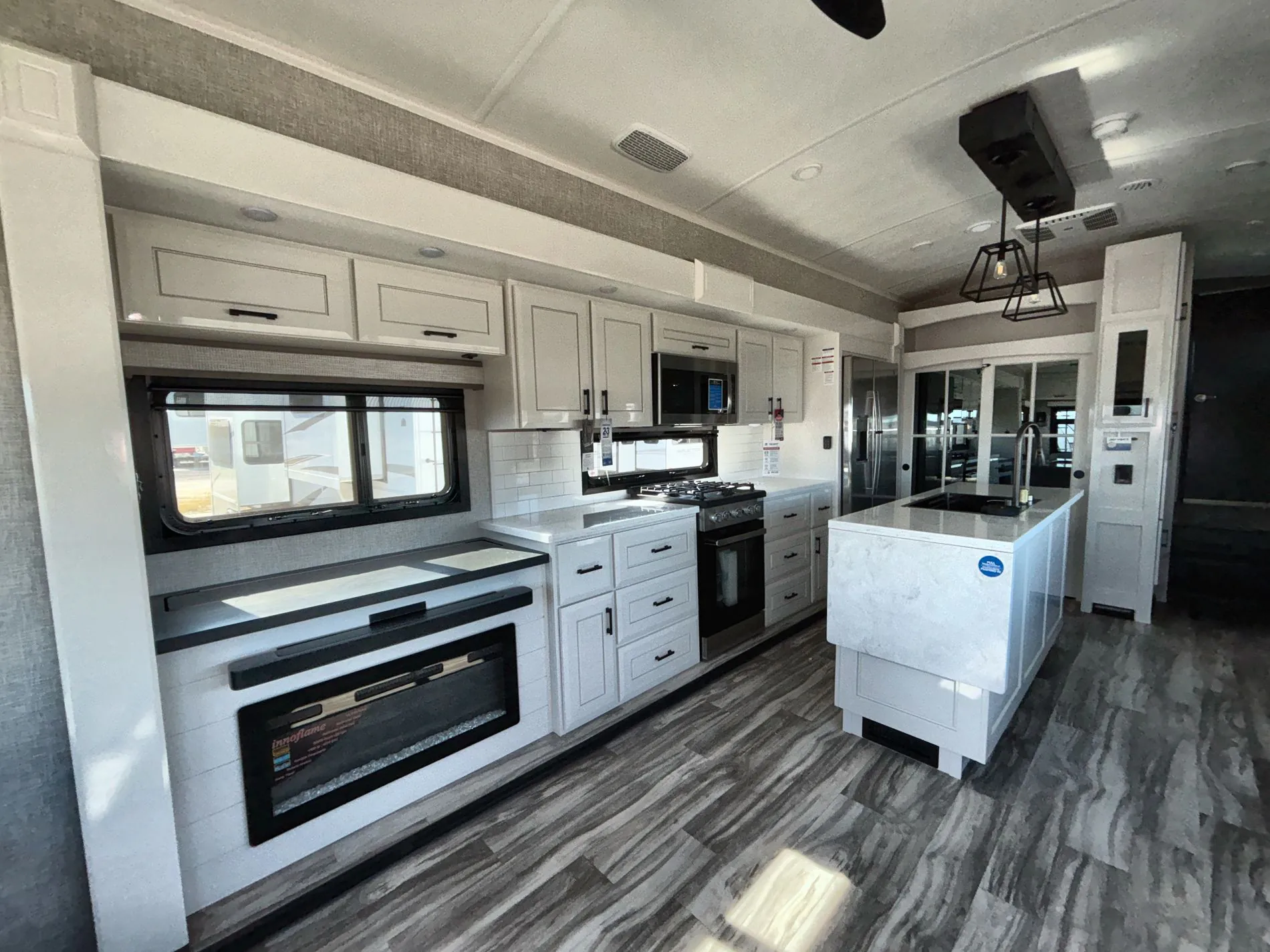 2025 Jayco Pinnacle 38KPTS - Photo 4
