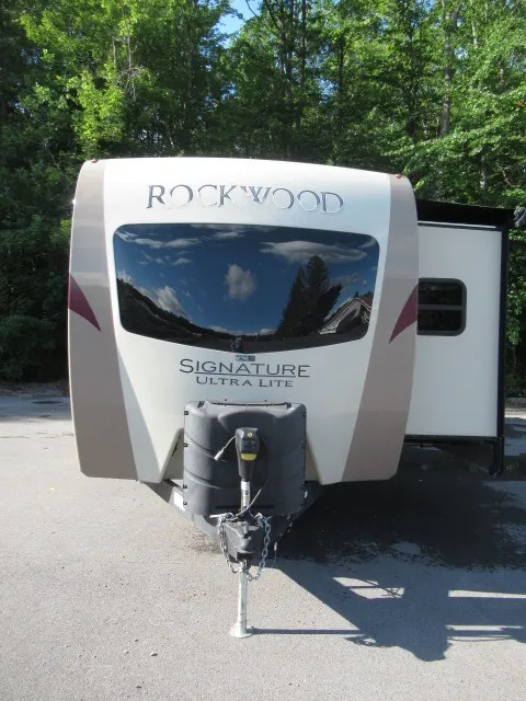 2018 Forest River Rockwood Signature Ultra Lite 8329SS - Photo 3
