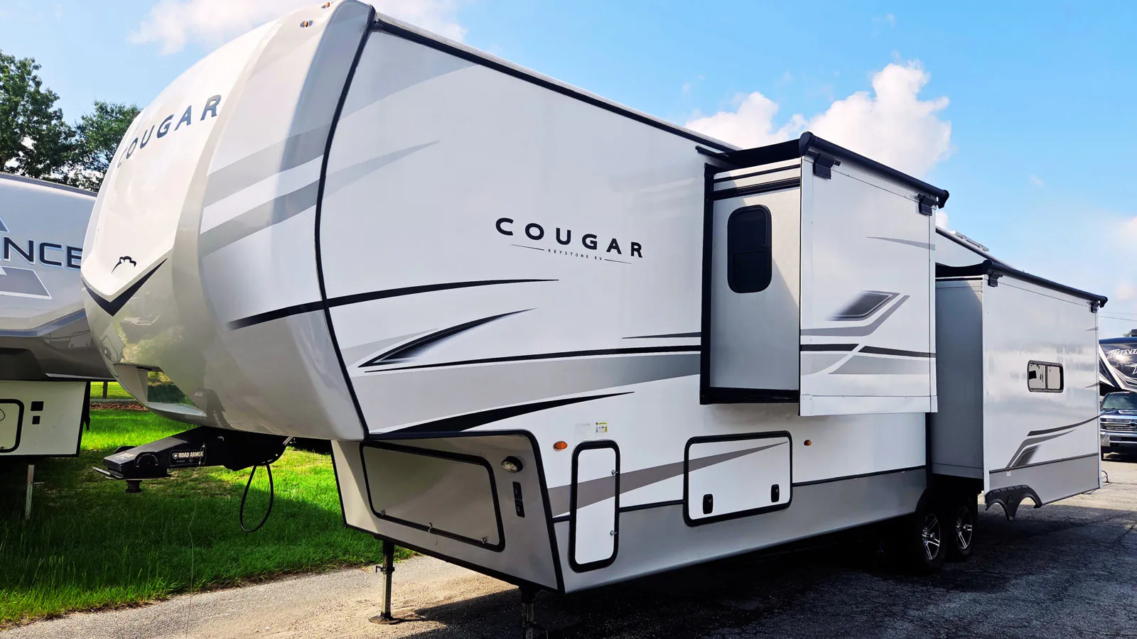 2023 Keystone Cougar 355FBS - Photo 4