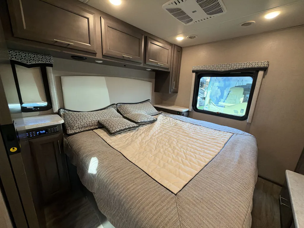 2023 Thor Motor Coach Magnitude RS36, Photos photo 25