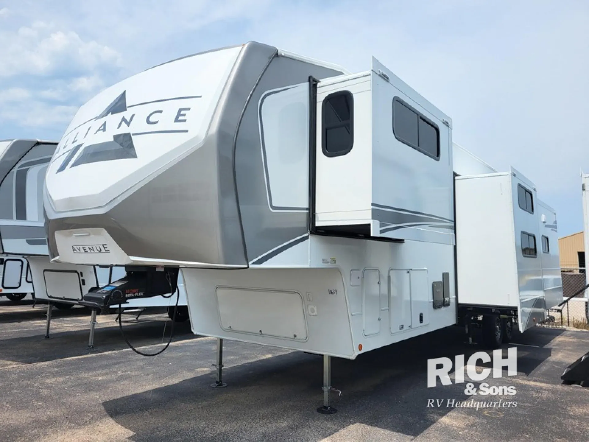 2026 Alliance RV Avenue 39MBR - Photo 4