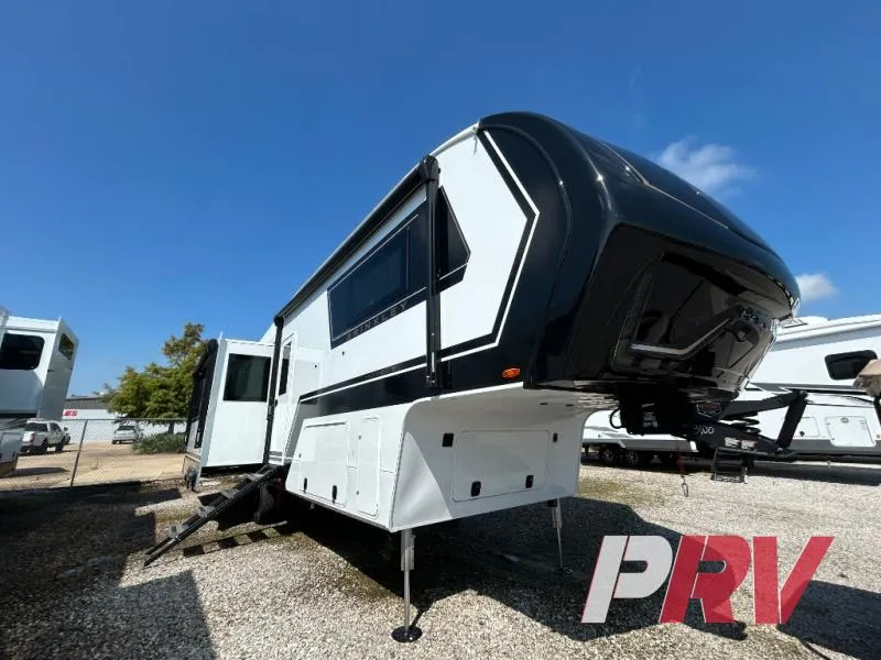 2027 Brinkley Model Z 3100 - Photo 2