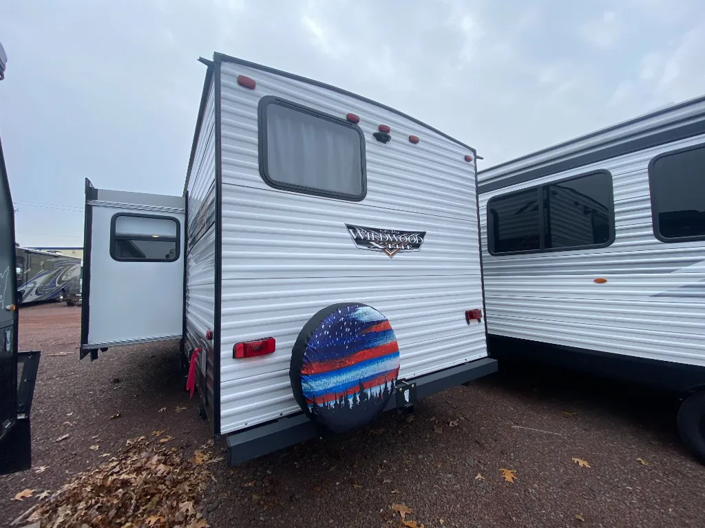 2022 Forest River Wildwood X-Lite 263BHXL — Photo 7