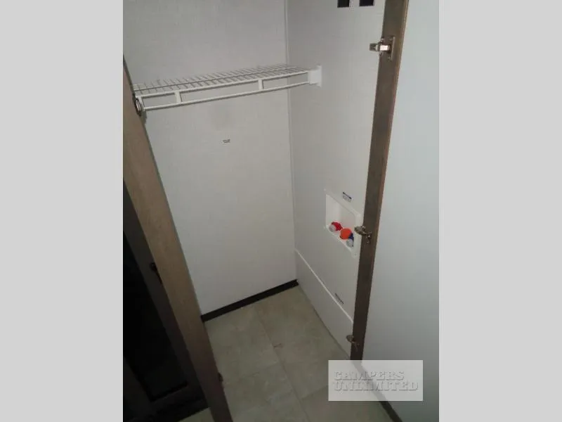 2024 Palomino Columbus 376DS - Photo 4
