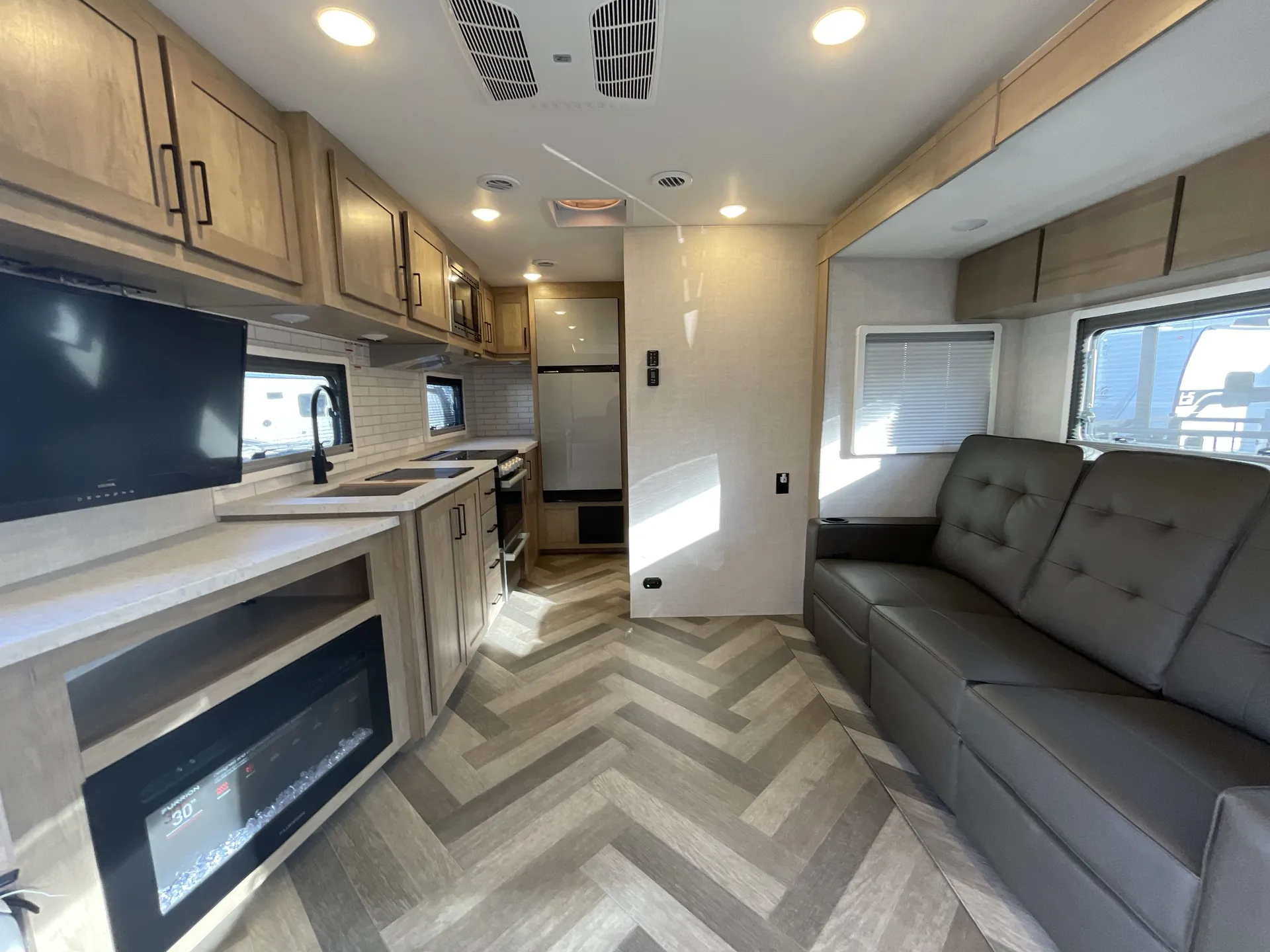 2023 Ember RV Touring Edition 21MRK - Photo 3