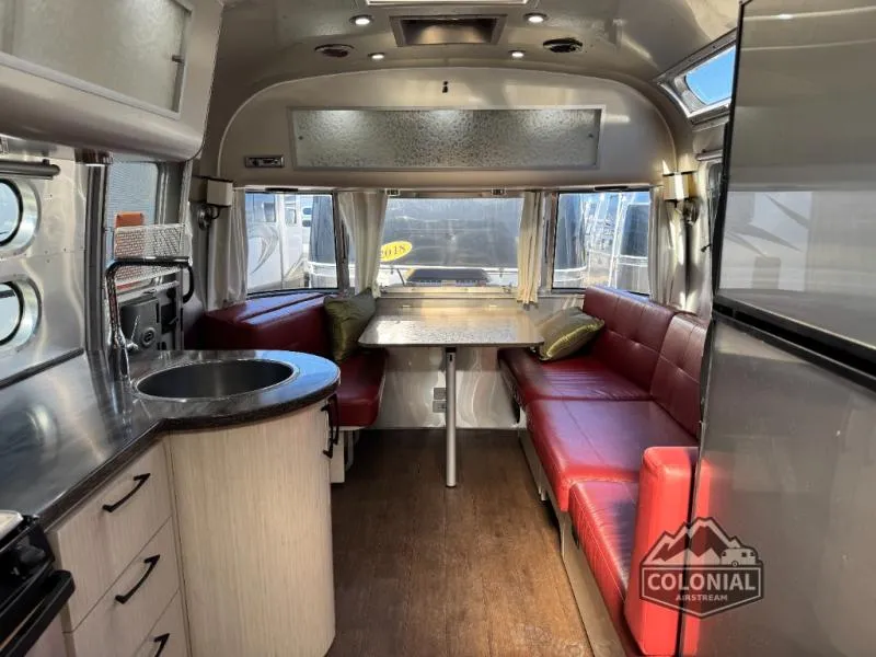 2017 Airstream International Serenity 27FB - Photo 4