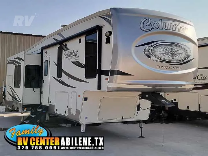 2019 Palomino Columbus 298RLC - Photo 2