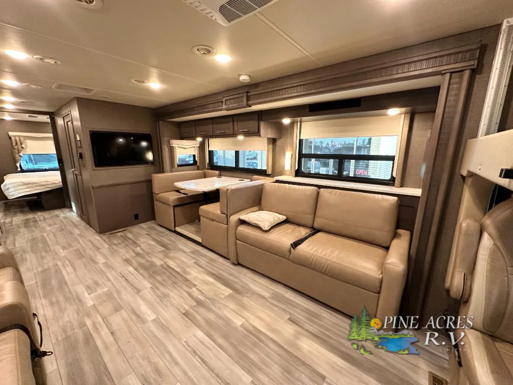 2022 Thor Motor Coach Challenger 35MQ, Photos photo 16