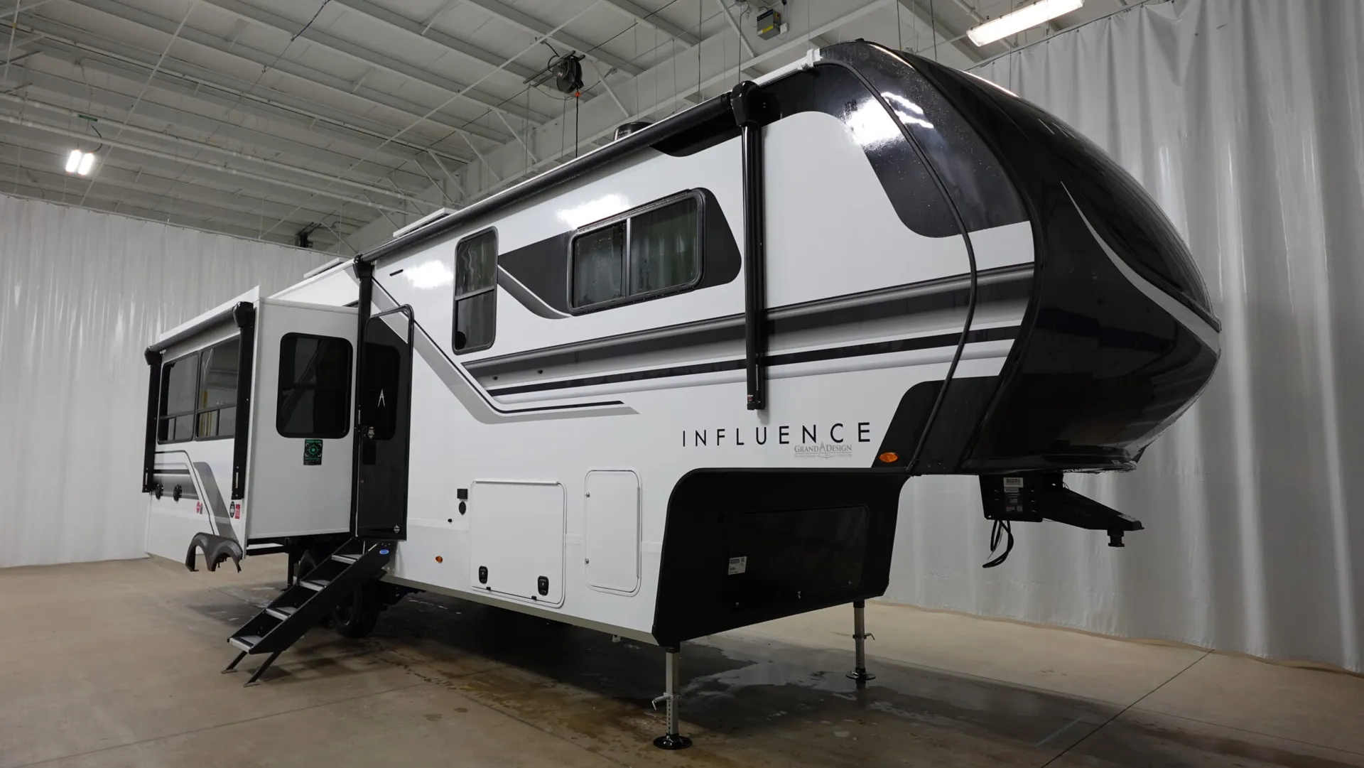 2026 Grand Design Influence 3003RL - Photo 2