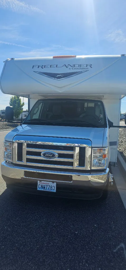 2023 Coachmen Freelander 23FS - Photo 3