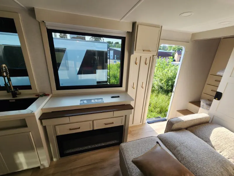 2026 Brinkley Model I 294, Photos photo 16