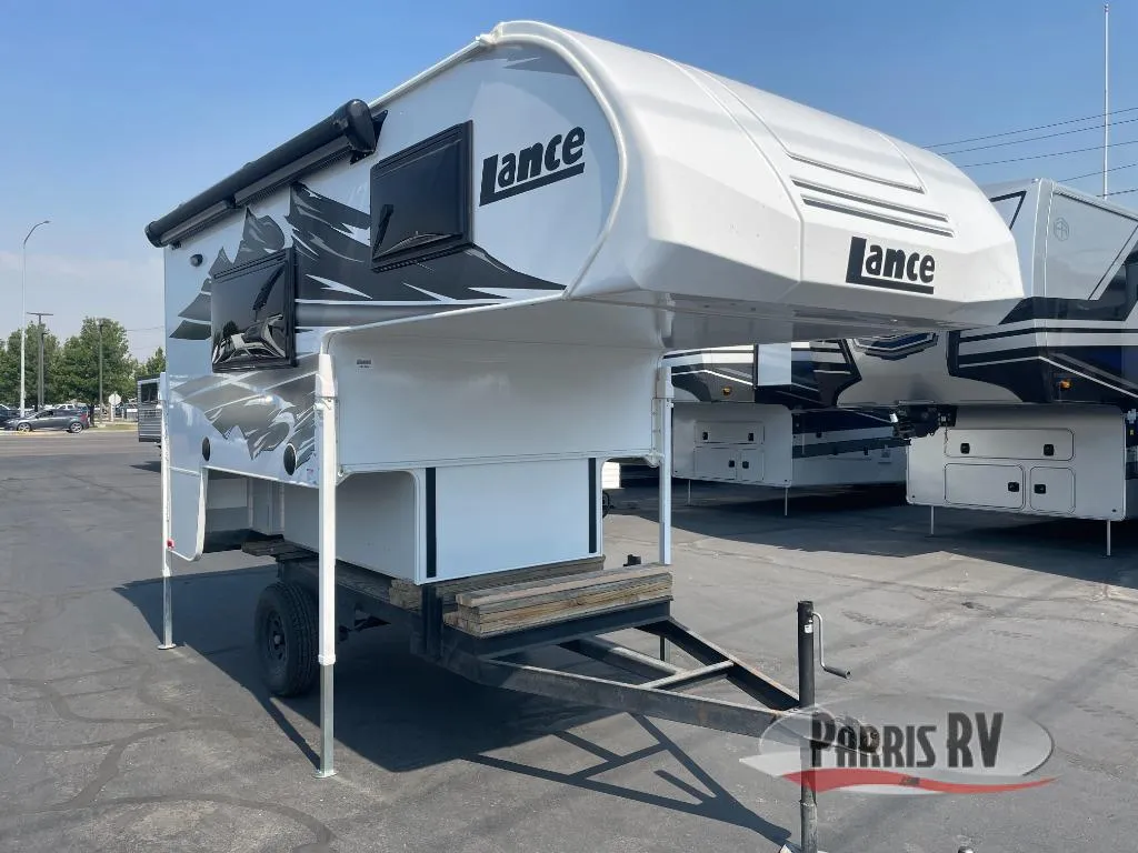 2027 Lance Lance Truck Campers New    825 - Photo 2