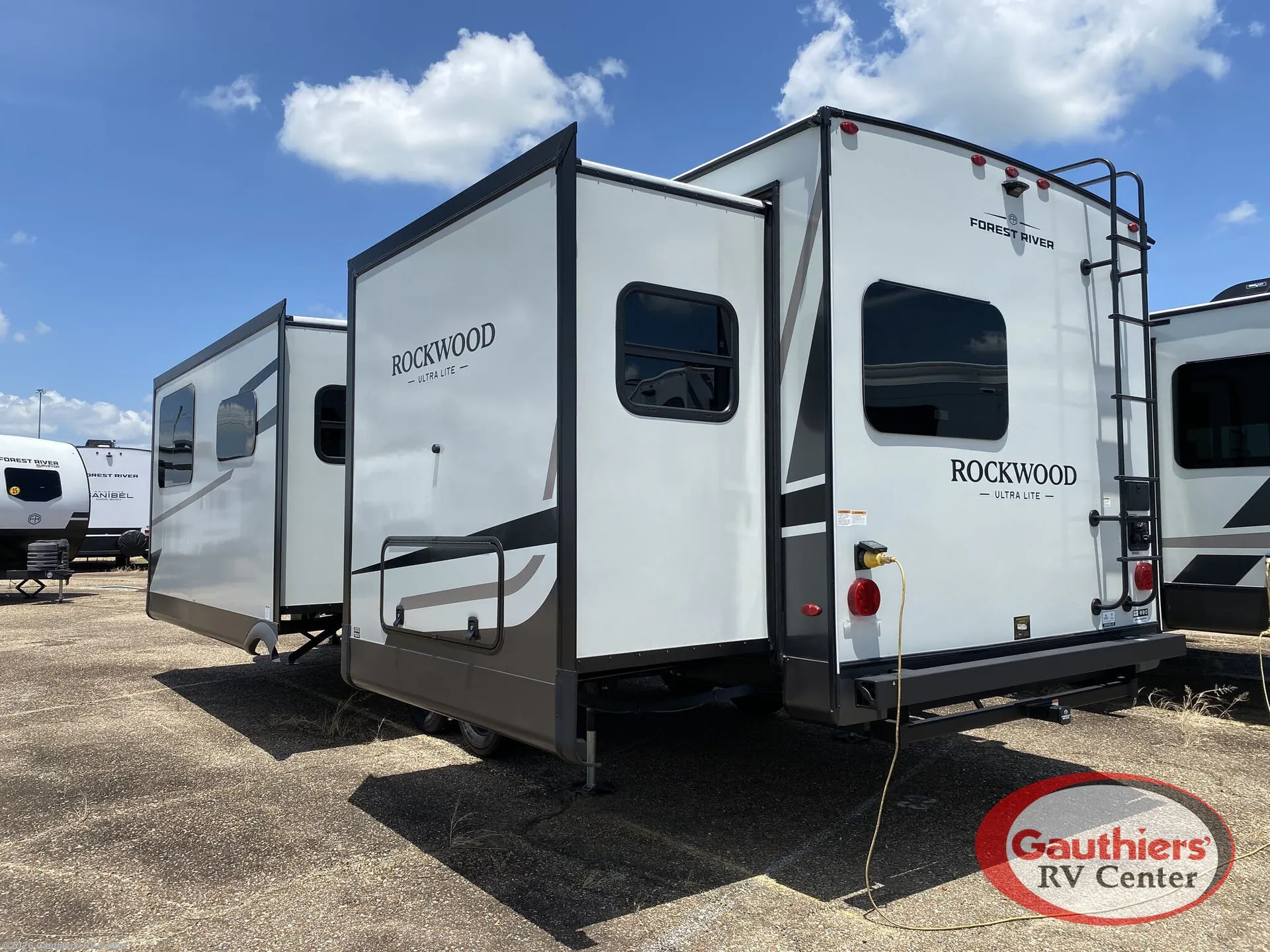 2027 Forest River Rockwood Ultra Lite 2608BS — Photo 7