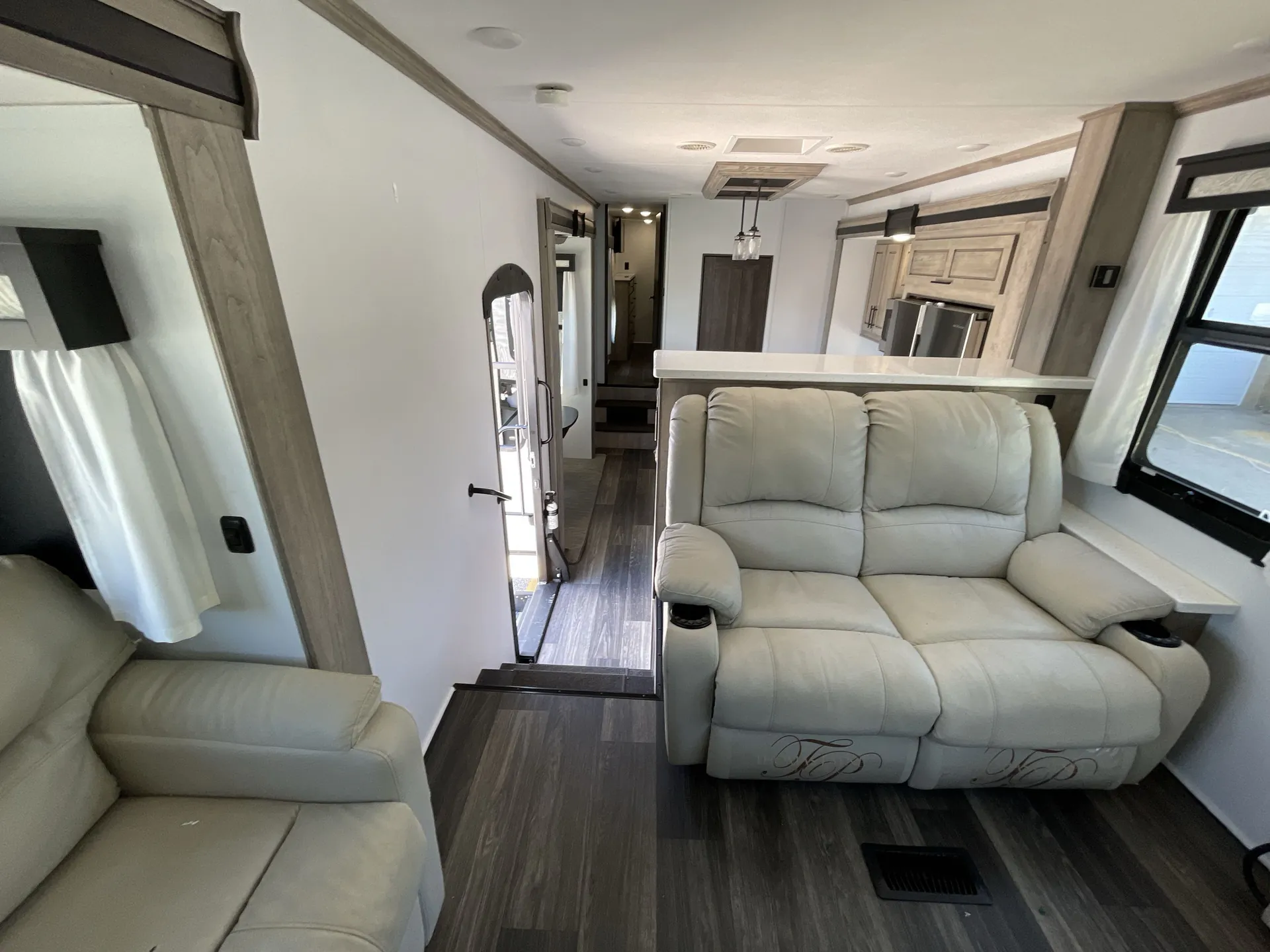 2021 Heartland Big Country 3902FL — living area main