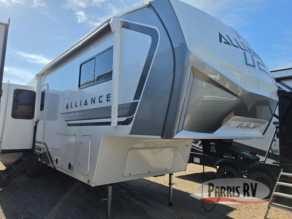 2027 Alliance RV Avenue 32RLS - Photo 2