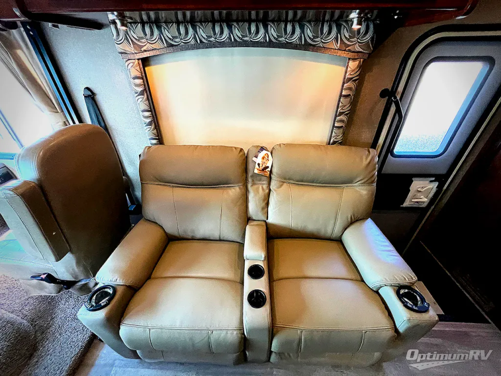 2018 Fleetwood Flair 30P, Photos photo 8