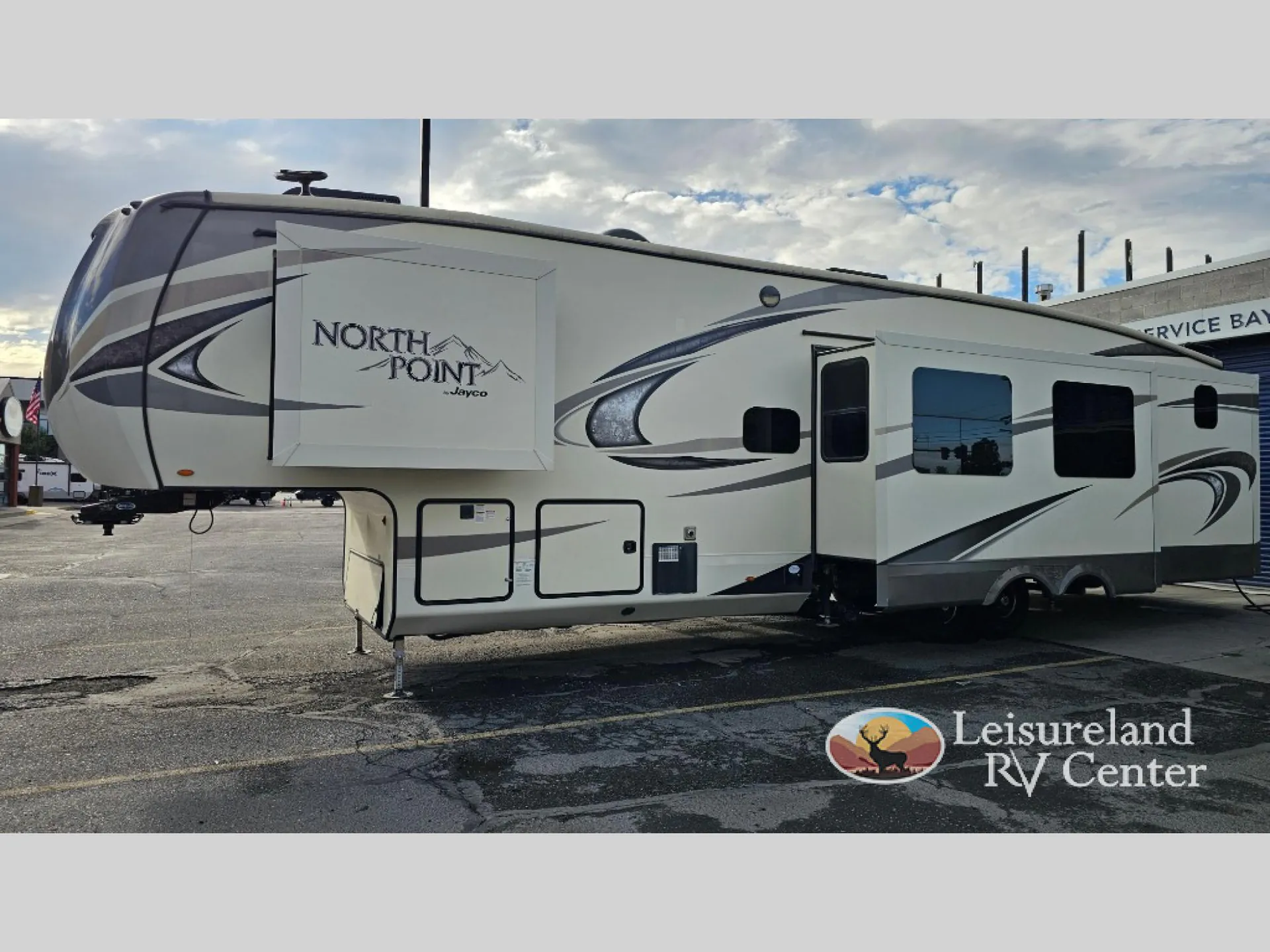 2018 Jayco North Point 375BHFS - Photo 2