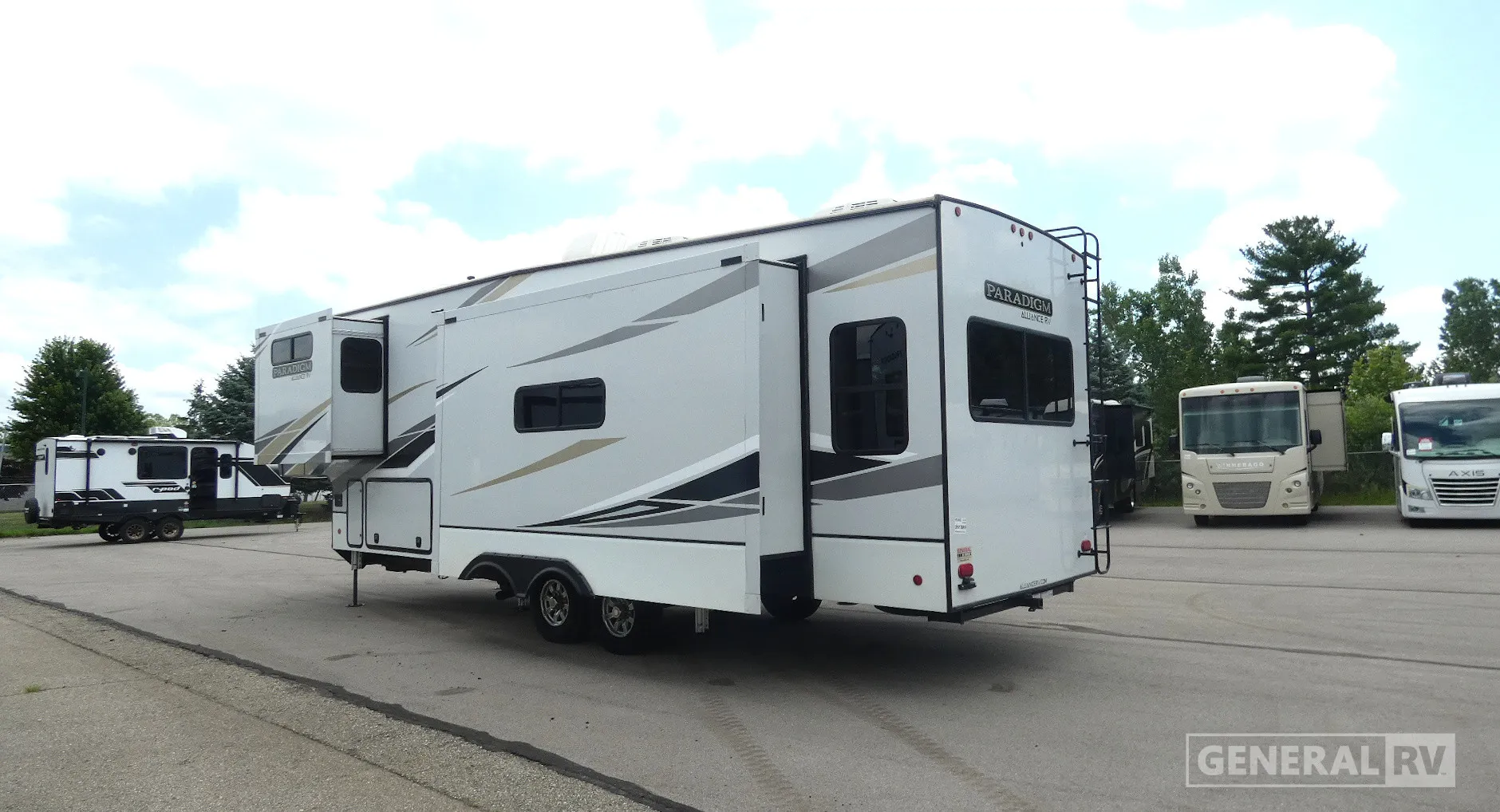 2021 Alliance RV Paradigm 310RL - Photo 4