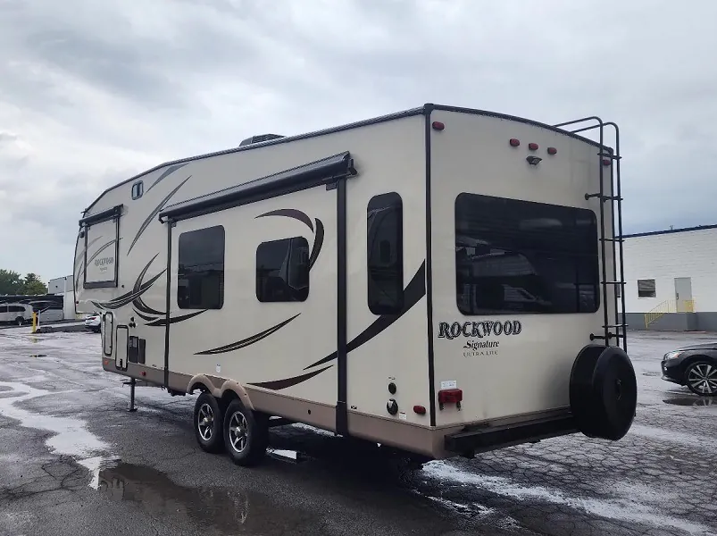 2017 Forest River Rockwood Signature Ultra Lite 8288WS - Photo 4
