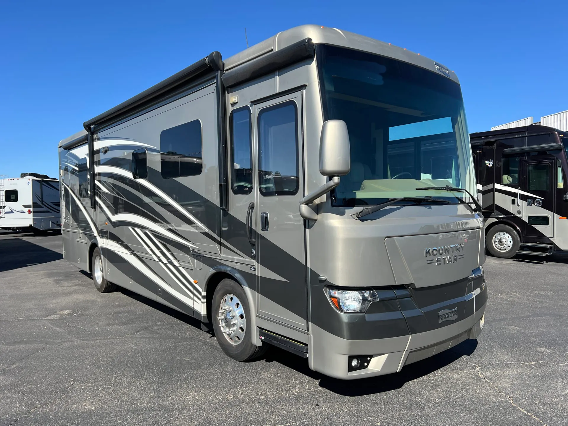 2022 Newmar Kountry Star 3412 - Photo 2