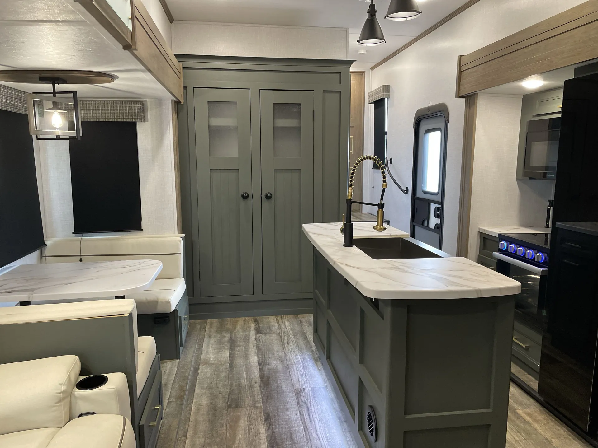 2024 dutchmen Eddie Bauer Signature 360LF — living area main