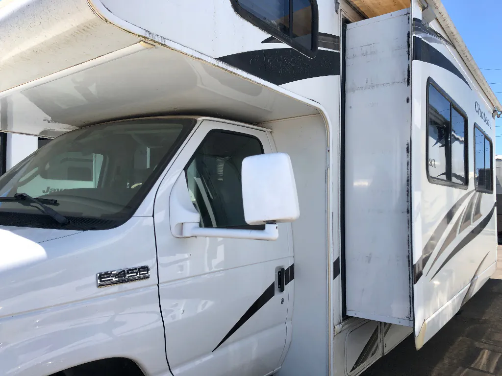 2011 Thor Motor Coach Chateau 31R - Photo 2