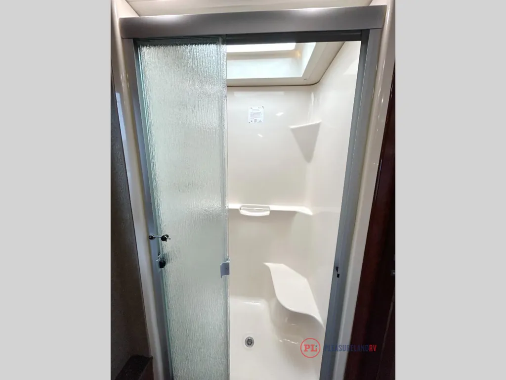 2018 Fleetwood Pace Arrow LXE 38N, Photos photo 19