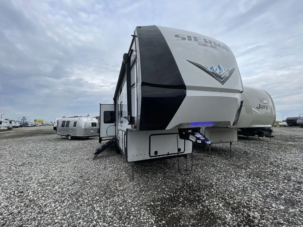2022 Forest River Sierra Luxury 321RL - Photo 2