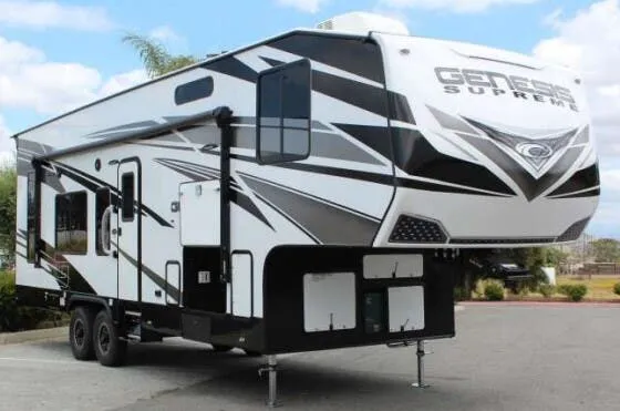 Genesis Supreme Genesis 28IKS exterior