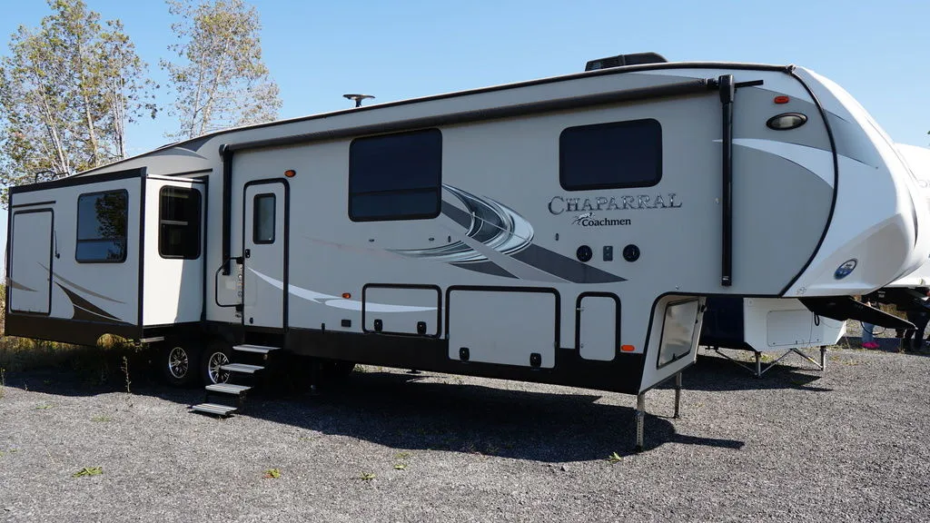 2019 Coachmen Chaparral 392MBL - Photo 2