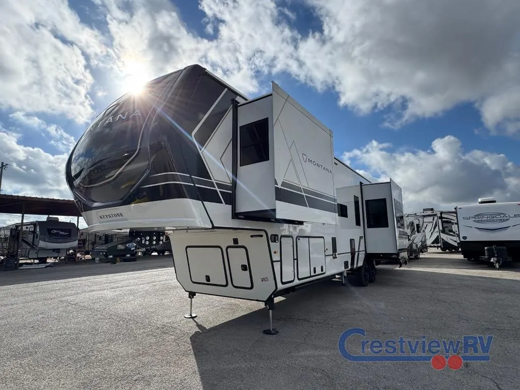 2026 Keystone Montana 3915TB - Photo 4