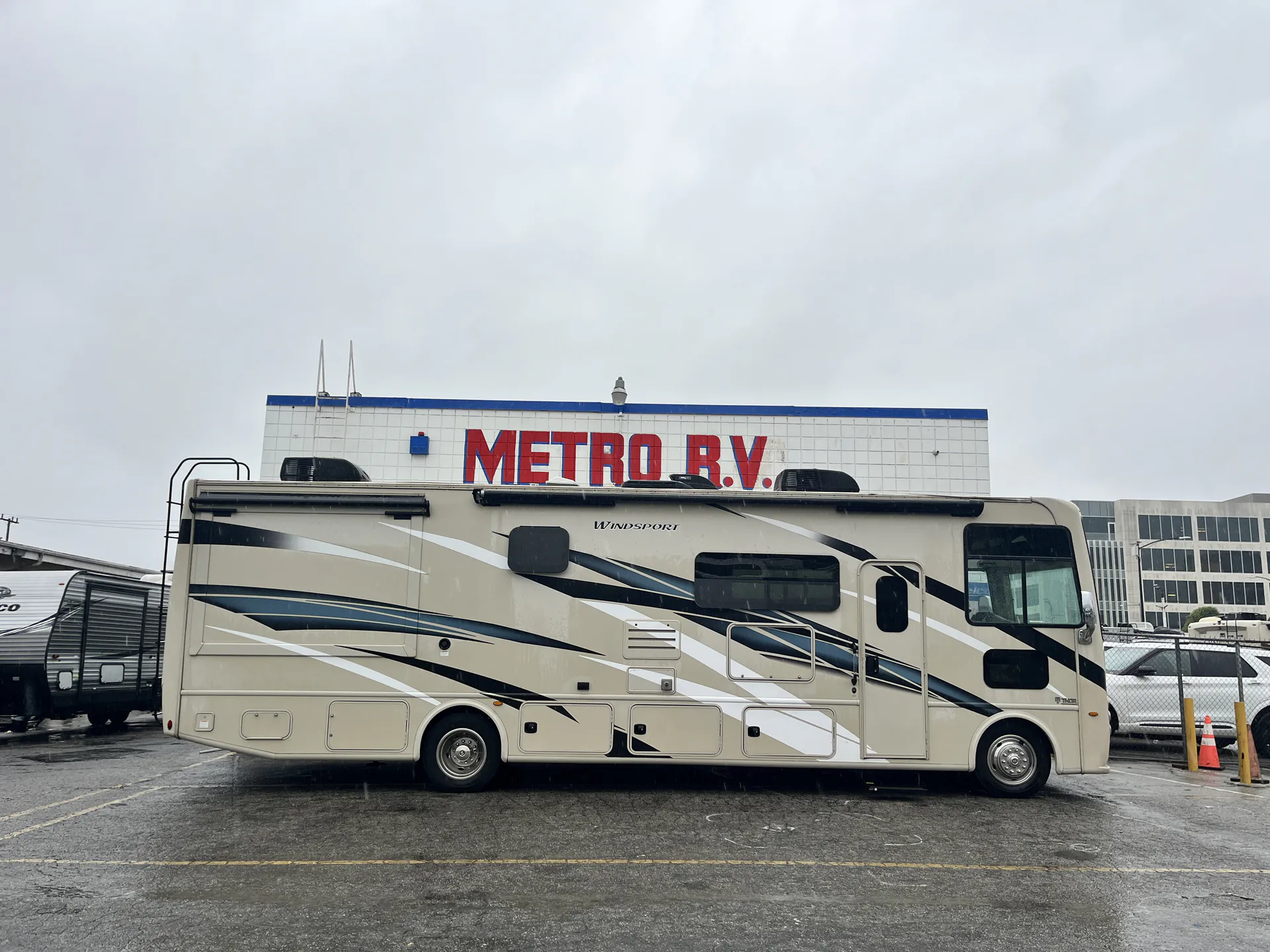 2021 Thor Motor Coach Windsport 32T - Photo 2