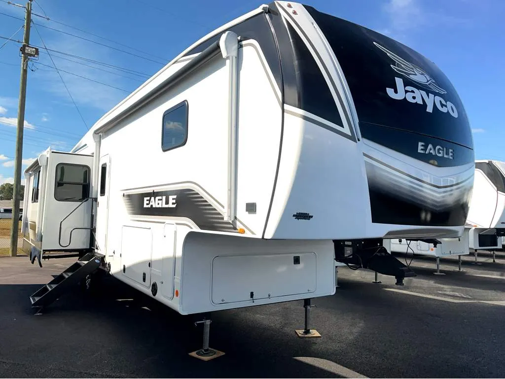 2026 Jayco Eagle 365UKTS - Photo 2