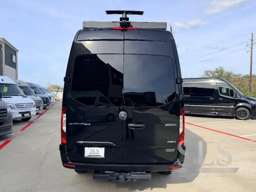 2026 Midwest Automotive Designs Luxe Cruiser D4, Photos photo 4