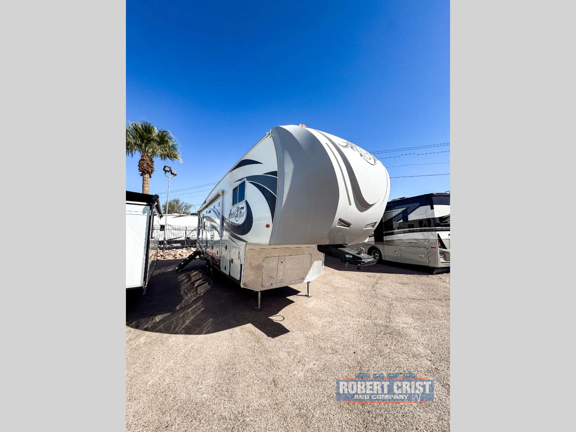 2016 Northwood Arctic Fox 29-5T - Photo 3