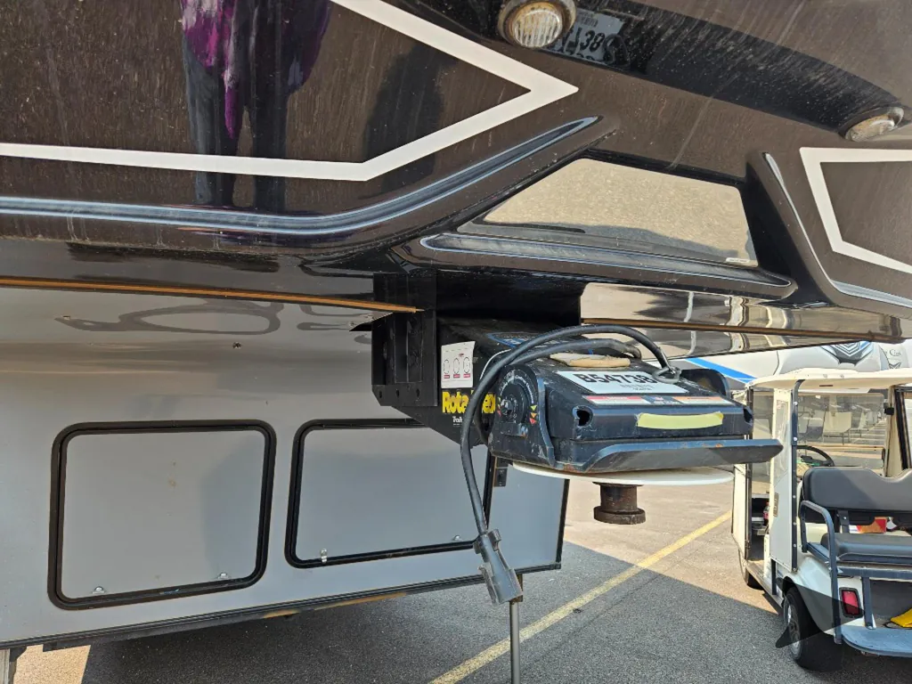 2021 Keystone Raptor 429, Photos photo 6