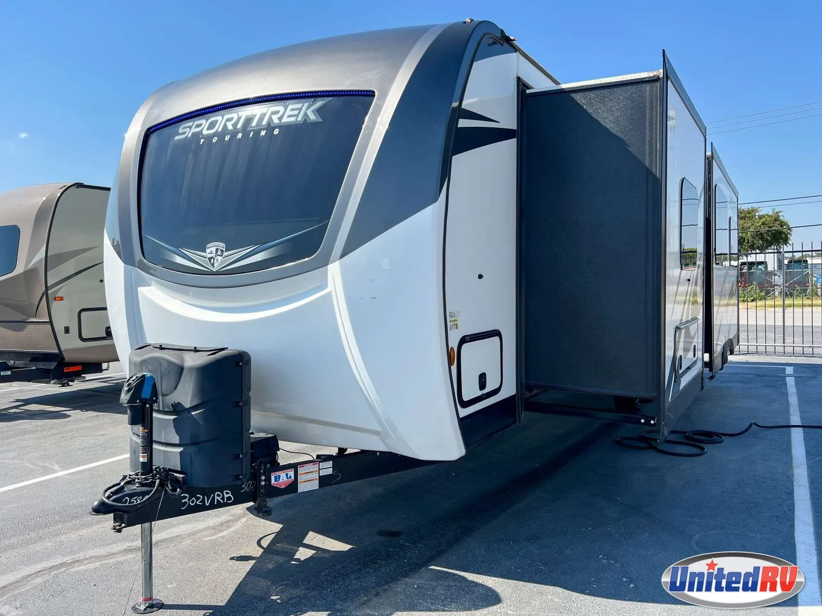 2022 VENTURE RV SPORTTREK 302VRB - Photo 4