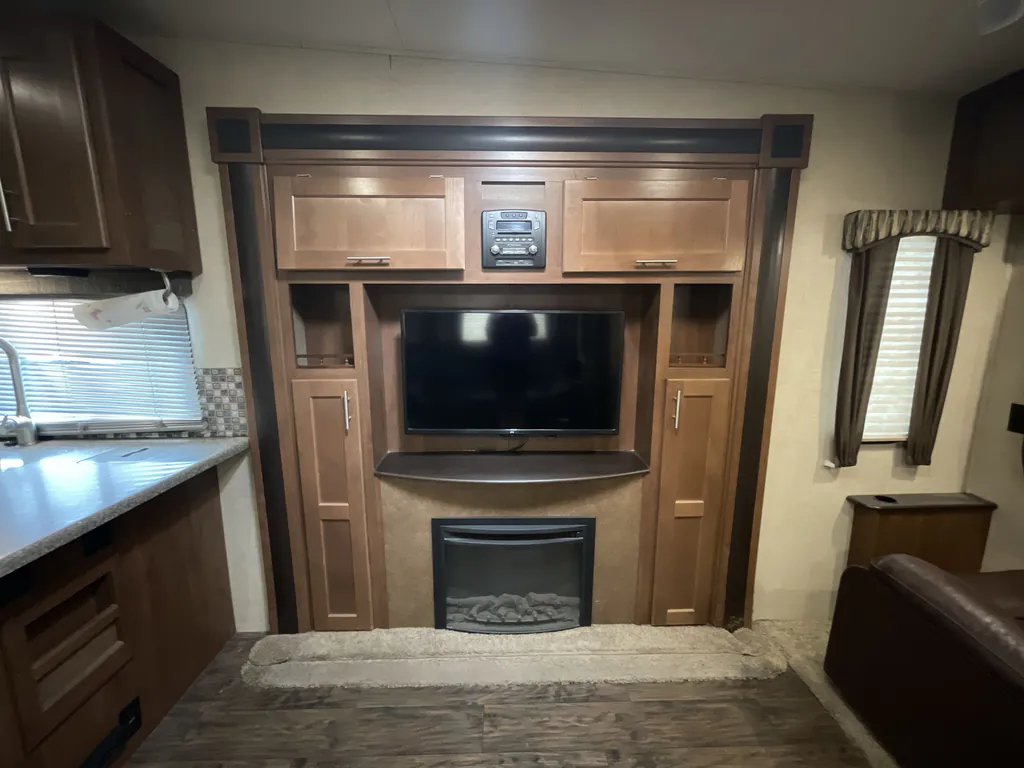 2017 Forest River Wildcat Maxx 317RL, Photos photo 12