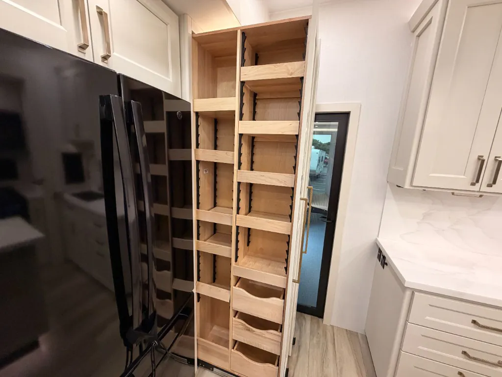 2027 Brinkley Model G 3970, Photos photo 29