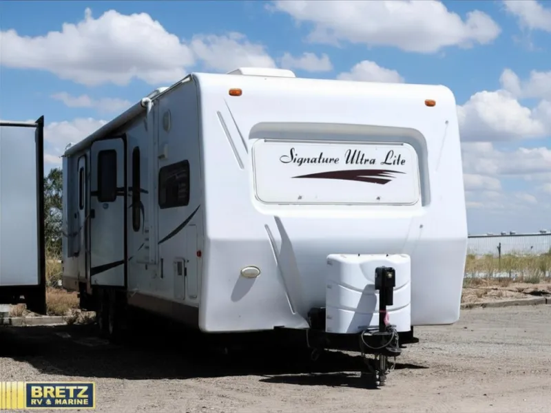 2011 Forest River RV Rockwood Signature Ultra Lite 8315BSS - Photo 3