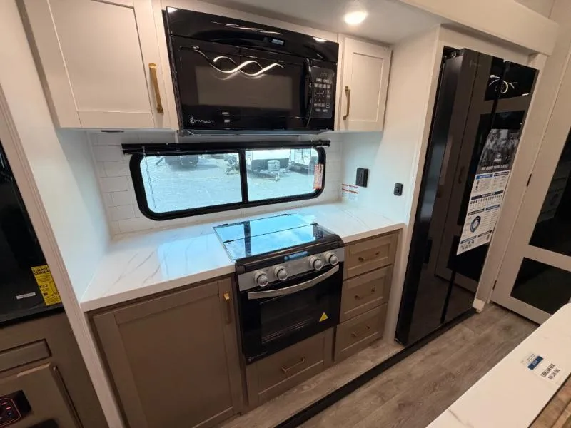 2027 Jayco Eagle 321RSTS - Photo 4