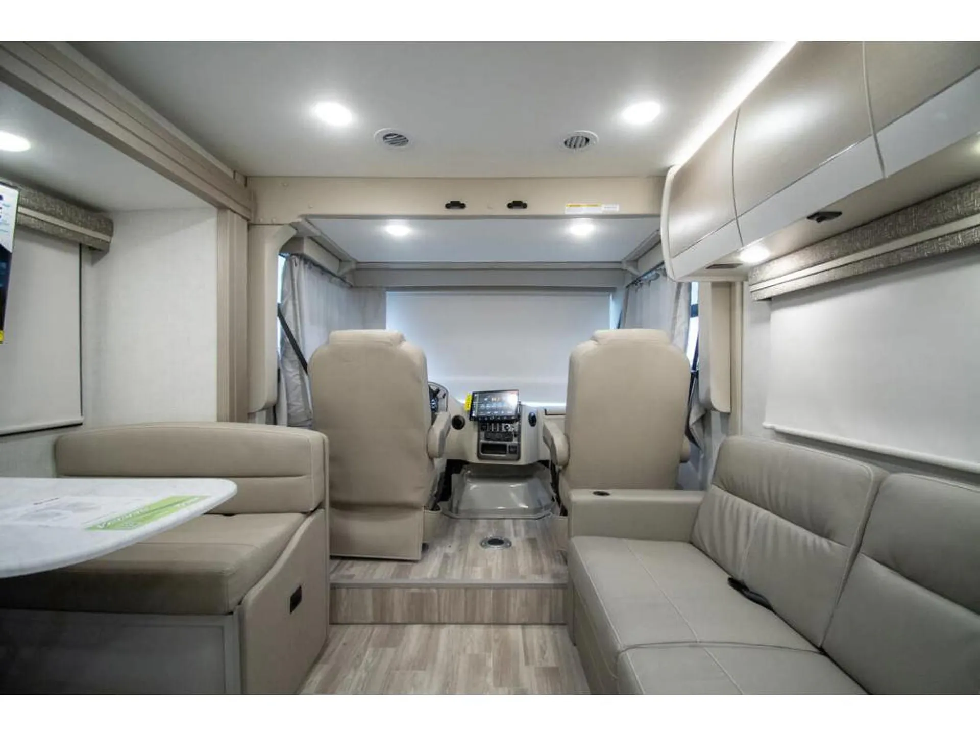 2026 Thor Motor Coach Vegas 281 - Photo 4